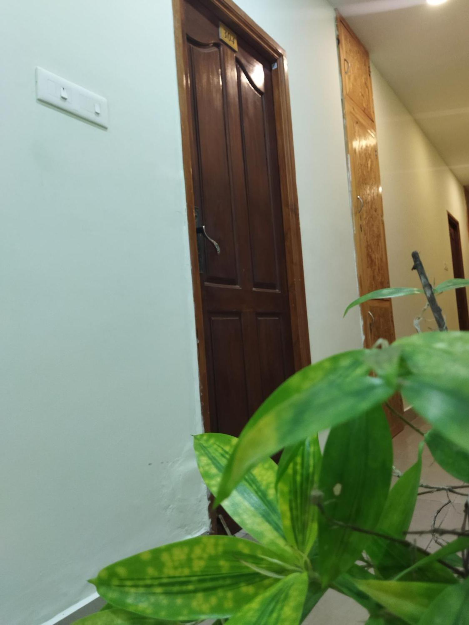 Chaplin Hotel Pondicherry Exterior photo