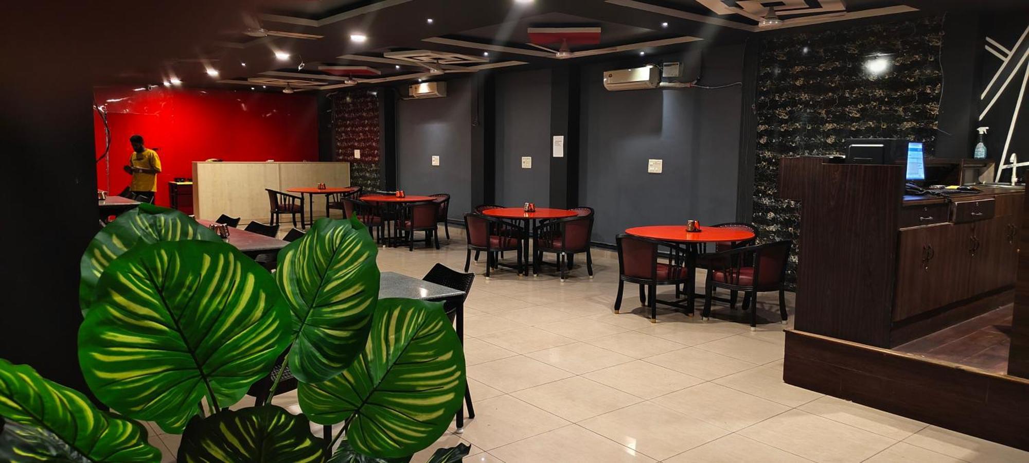 Chaplin Hotel Pondicherry Exterior photo